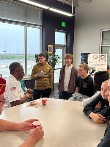 LHS students and veterans