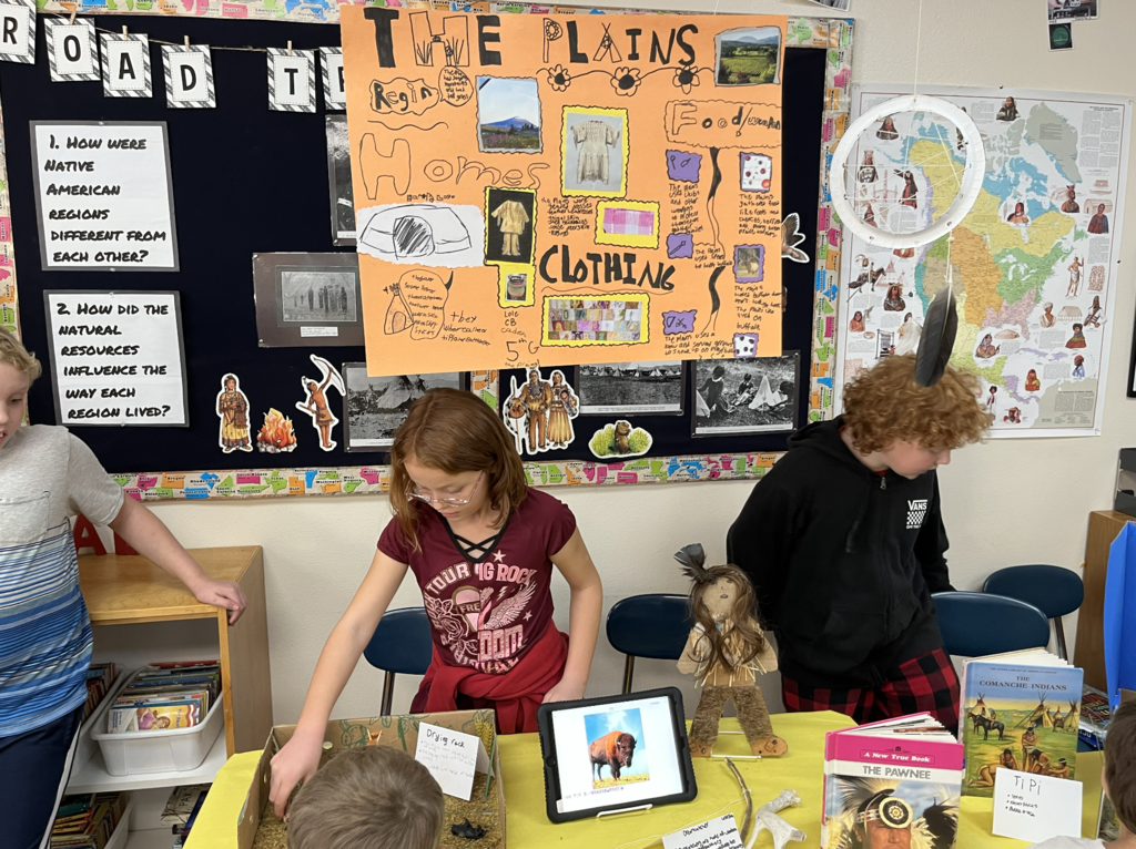 5th graders sharing their projects