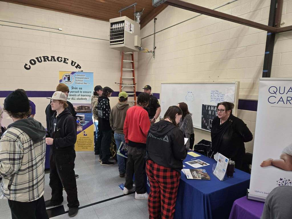 students at the career and resource fair