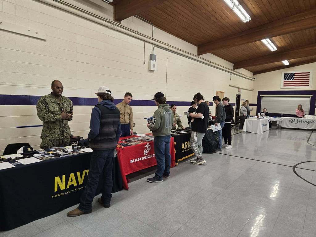 students at the career and resource fair