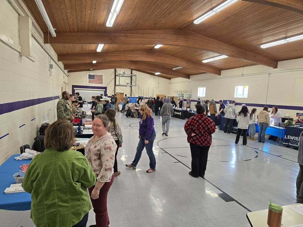 students at the career and resource fair