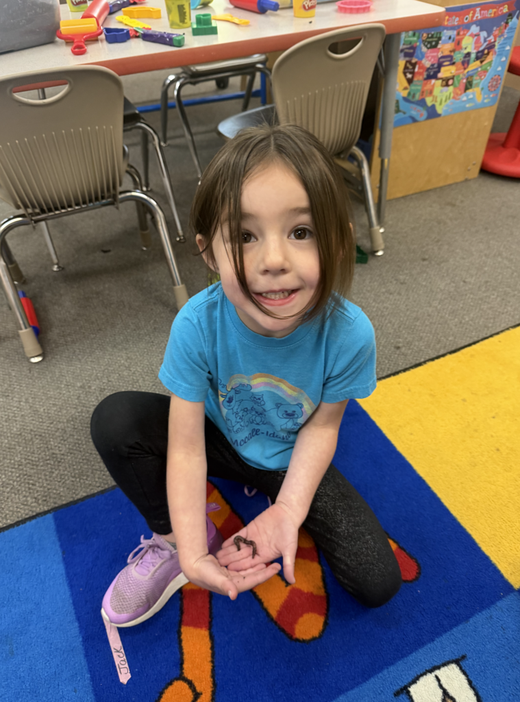 pre-k with earthworms