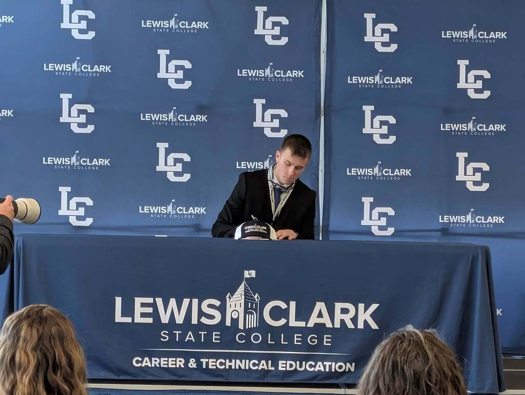 students on CTE signing day