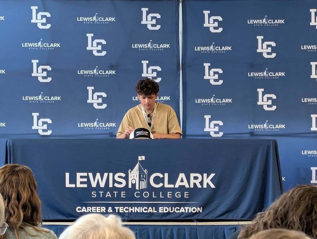 students on CTE signing day