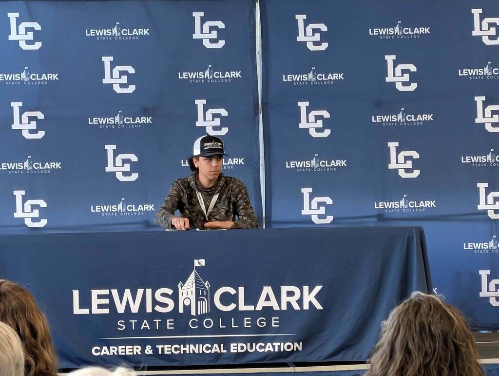 students on CTE signing day