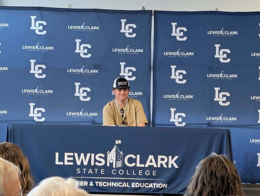 students on CTE signing day