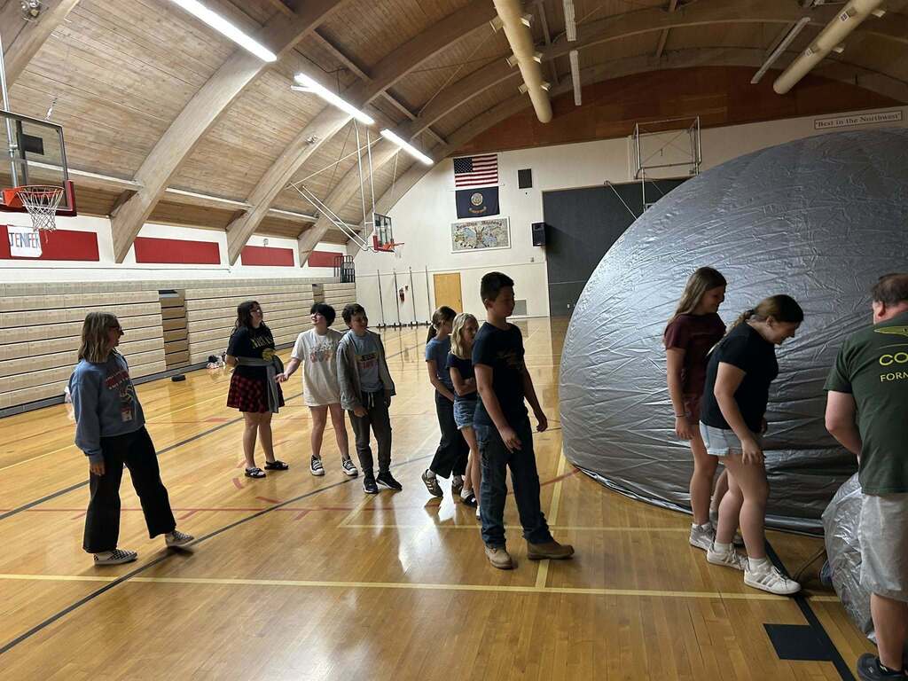 students in the star lab