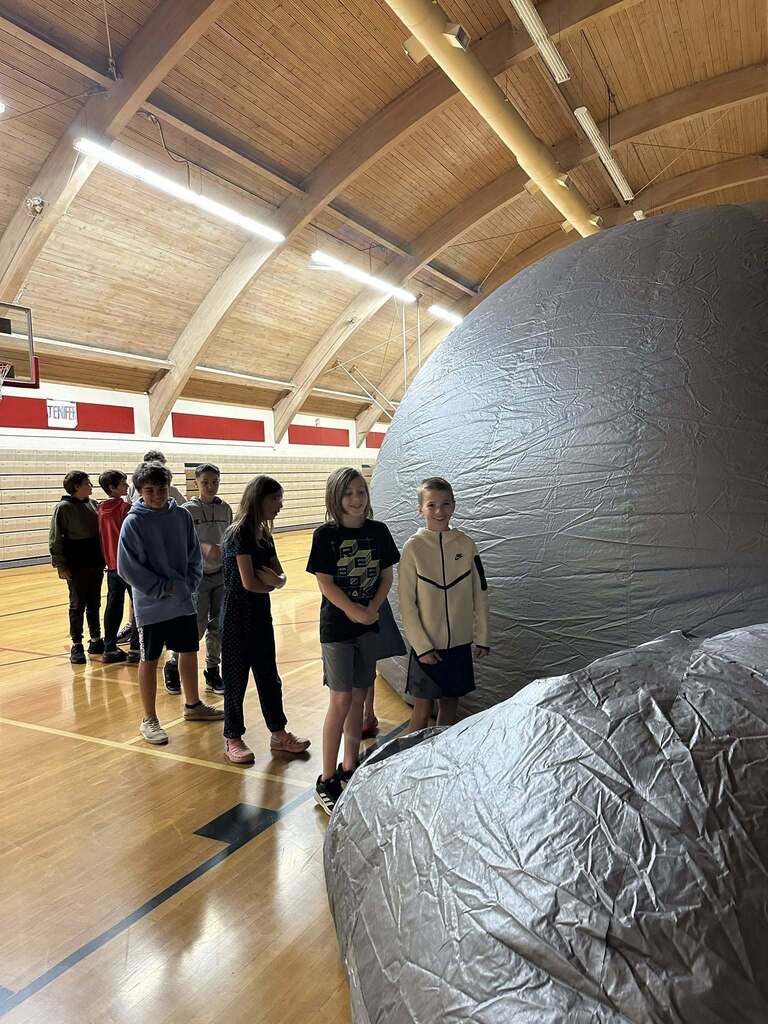 students in the star lab