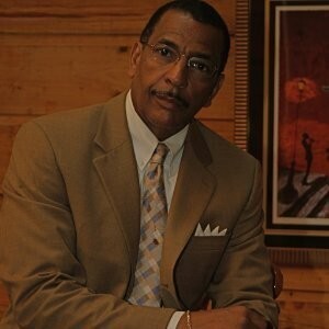 Coach Robert Hairston headshot.