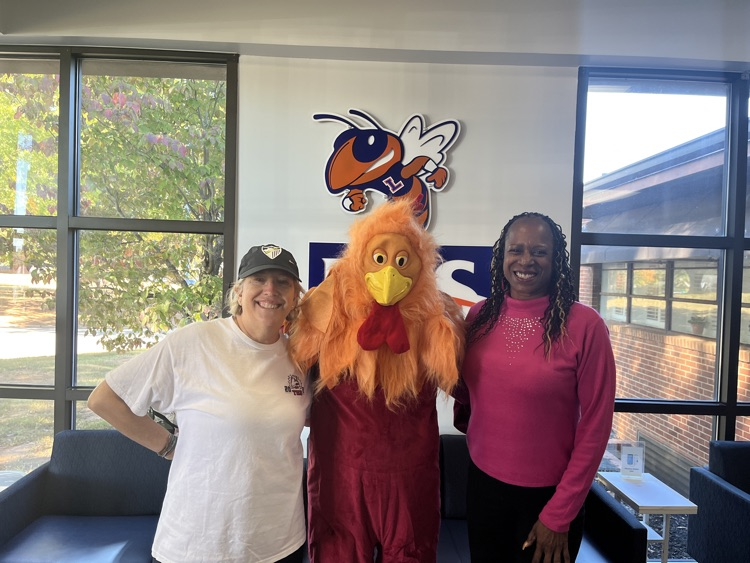 🐔 Robert Gilmore delivered BBQ Chicken Dinners in style — and the fundraiser beat its goal! 🎉 