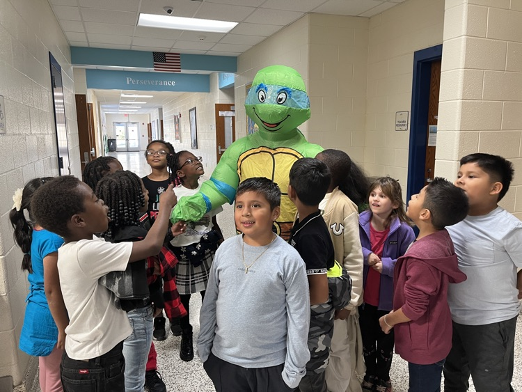 Costumes, smiles, and even a Ninja Turtle sighting… FA-BOO-LOUS Week is keeping the fun alive as we head toward Halloween! 