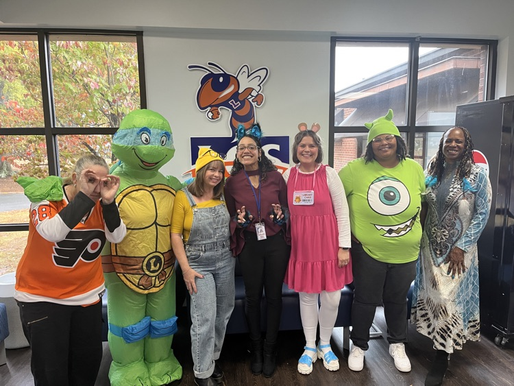 Costumes, smiles, and even a Ninja Turtle sighting… FA-BOO-LOUS Week is keeping the fun alive as we head toward Halloween! 