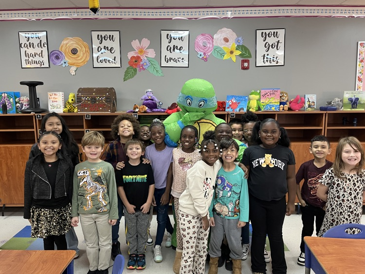 Costumes, smiles, and even a Ninja Turtle sighting… FA-BOO-LOUS Week is keeping the fun alive as we head toward Halloween! 