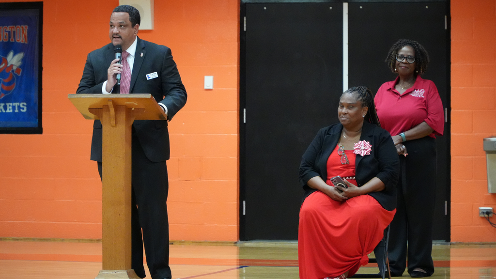 Students, families, educators, district leaders, and community members attend the Delta Sigma Theta Sorority, Inc. Academic Recognition Program. Students are recognized for academic achievement, honor roll accomplishments, growth, perseverance, and excellence throughout the school year.