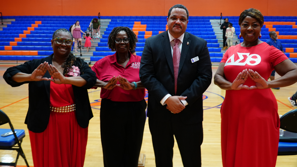Students, families, educators, district leaders, and community members attend the Delta Sigma Theta Sorority, Inc. Academic Recognition Program. Students are recognized for academic achievement, honor roll accomplishments, growth, perseverance, and excellence throughout the school year.