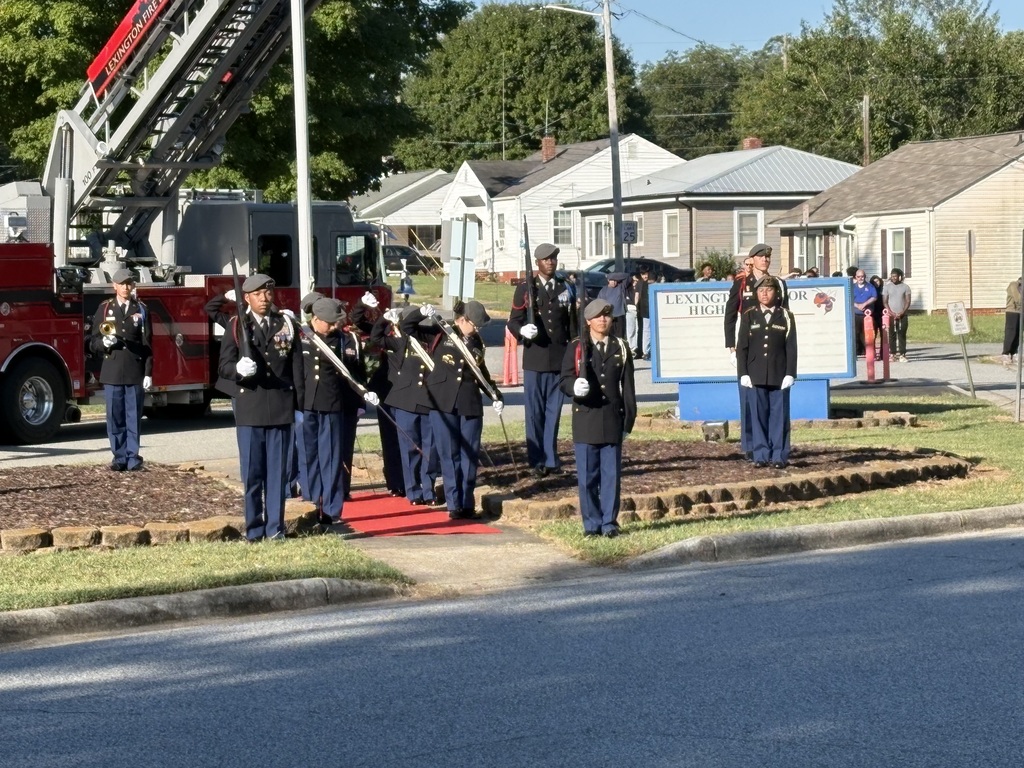 Lexington Senior High School students, staff and community partners gathered this morning in solemn remembrance of the lives lost and sacrifices made on September 11, 2001. 🇺🇸