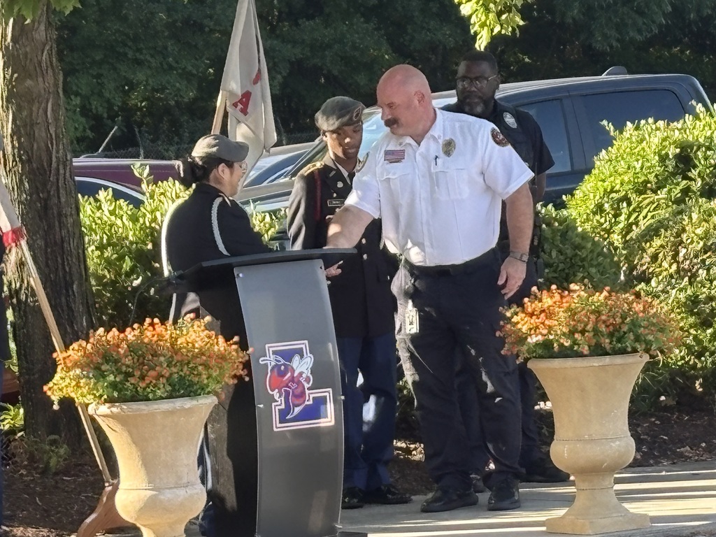 Lexington Senior High School students, staff and community partners gathered this morning in solemn remembrance of the lives lost and sacrifices made on September 11, 2001. 🇺🇸