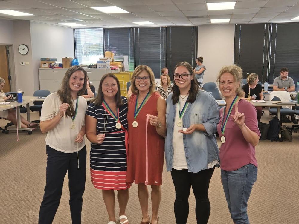 Kelsey Kercheval, Brittany Kemp, Julie Hesse, Hailey Toney, and Wendy Welter