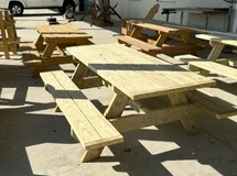 Picnic table