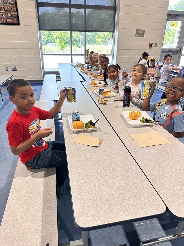 Students enjoying lemonade
