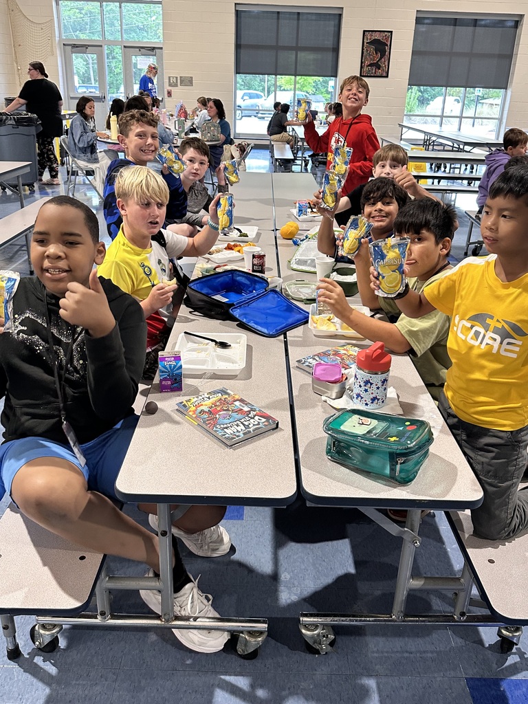 Students enjoying lemonade