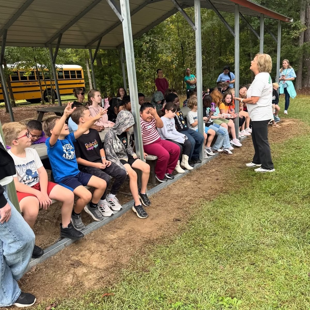 2nd grades students at the farm