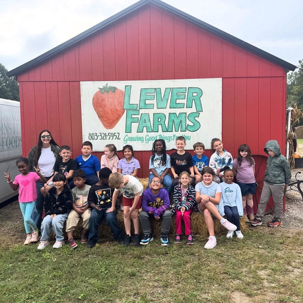 2nd grades students at the farm