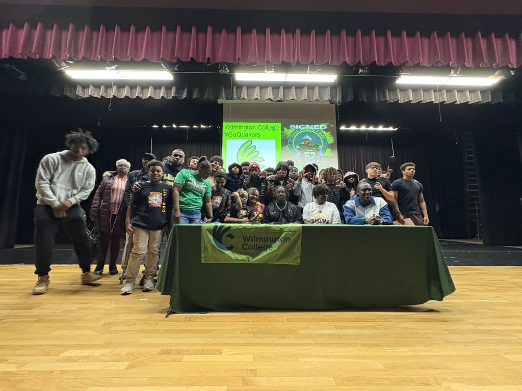 Last week brought some outstanding academic and athletic achievements worth celebrating! Congratulations to Joziah Hill on signing his Letter of Intent to continue his football career at Wilmington College. We wish him the best as he takes this next step both on and off the field. We also celebrate Jordan Simmons, who has been named Division 5 Assistant Coach of the Year