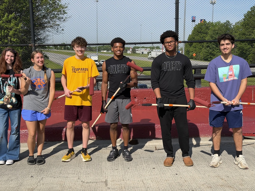 Our high school students are spending the next two days painting the Shady Road Bridge! 🎨🖌️ Through hard work, teamwork, and school pride, these students are making a lasting impact on our community one brush stroke at a time. We can’t wait to see the finished project!
