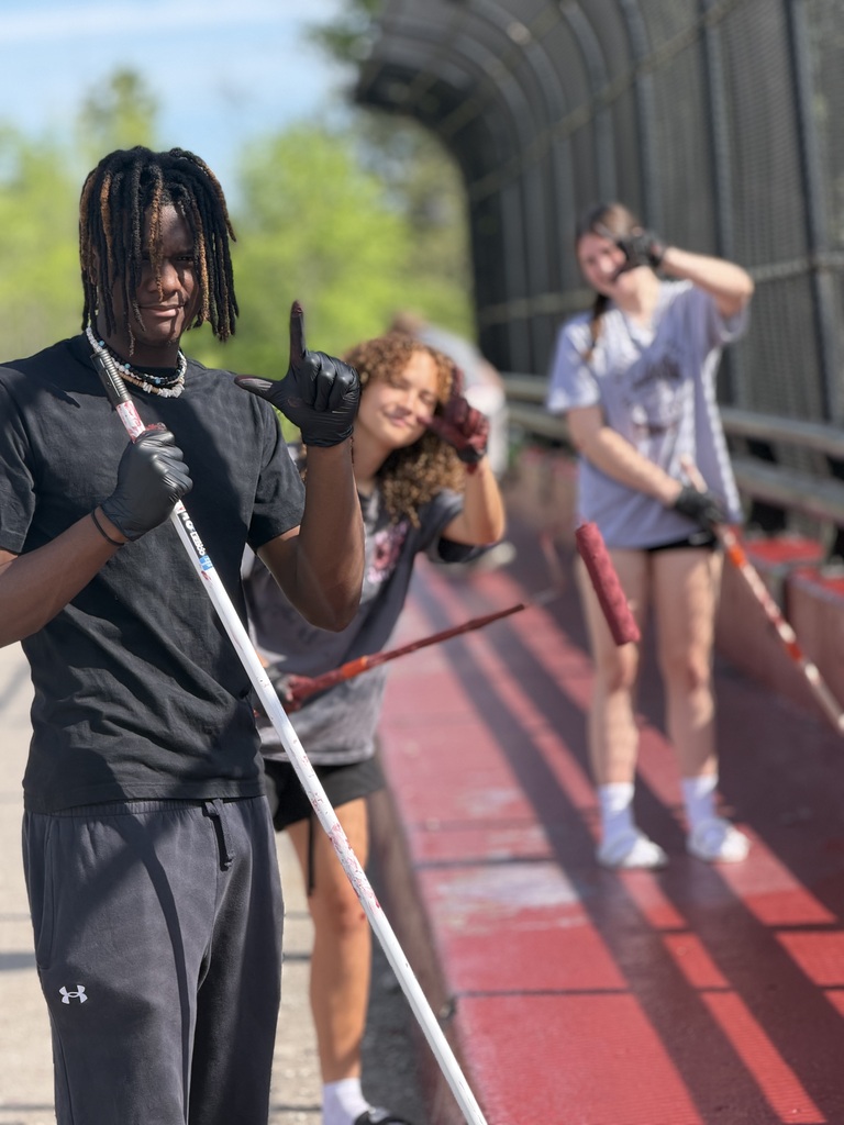 Our high school students are spending the next two days painting the Shady Road Bridge! 🎨🖌️ Through hard work, teamwork, and school pride, these students are making a lasting impact on our community one brush stroke at a time. We can’t wait to see the finished project!