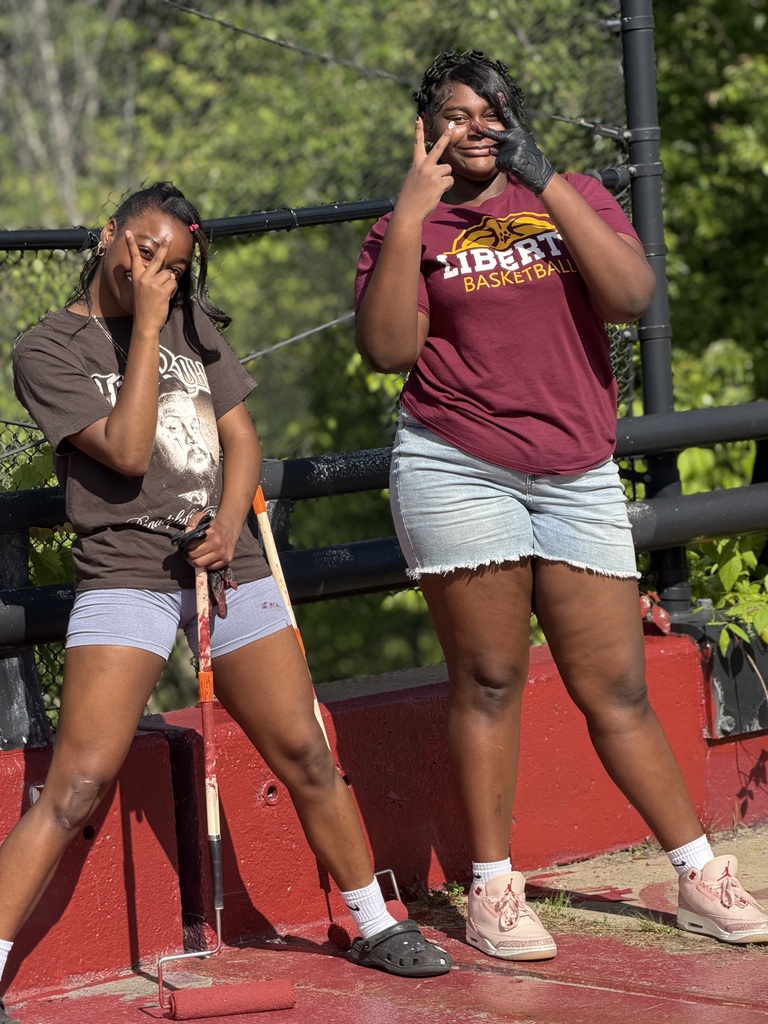Our high school students are spending the next two days painting the Shady Road Bridge! 🎨🖌️ Through hard work, teamwork, and school pride, these students are making a lasting impact on our community one brush stroke at a time. We can’t wait to see the finished project!