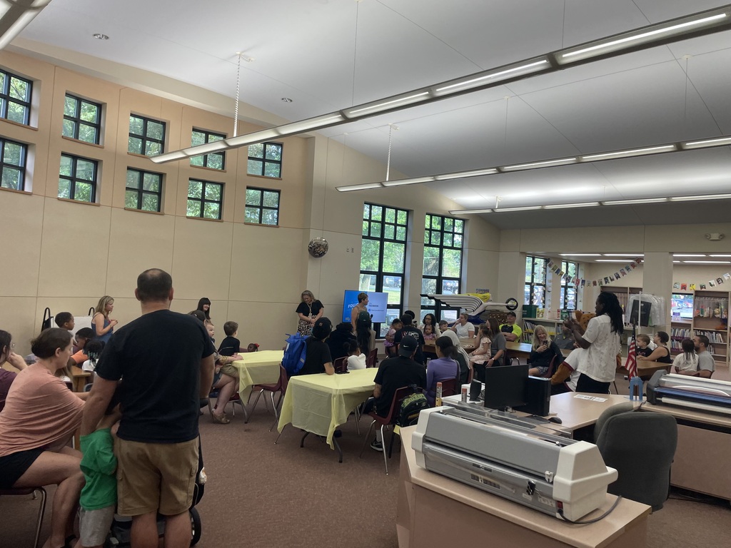 🐆 Last week, we welcomed our newest Leopards for their very first day of Kindergarten!  We’re excited to watch them learn, grow and make wonderful memories throughout the school year. Welcome to the Leopard family!