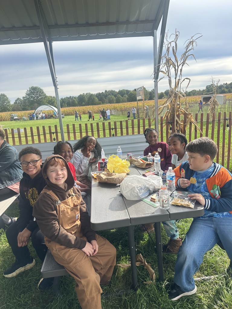 🍂🎃 Fall fun at Kutcha Farms!  Check out the great time our fourth graders had during their trip to Kutcha Farms!