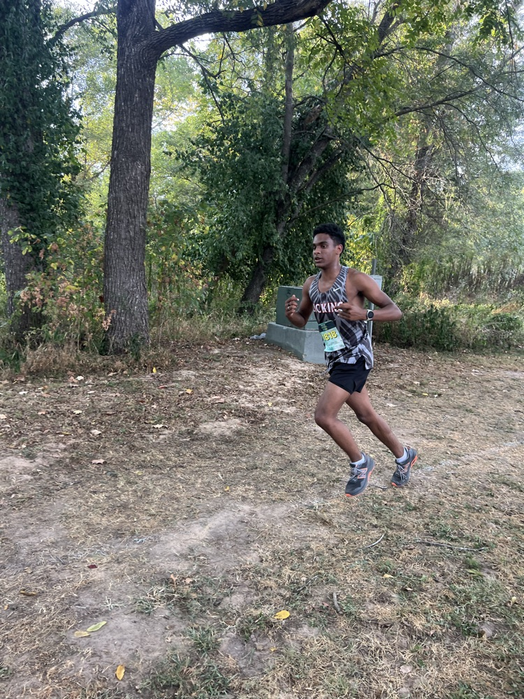 🖤🧡Cross Country Wildcats took on lots of schools tonight at Steelville. Lots of personal records set tonight! Tyrone Merdian medaled at 14th place. Good job, Wildcats!🖤🧡