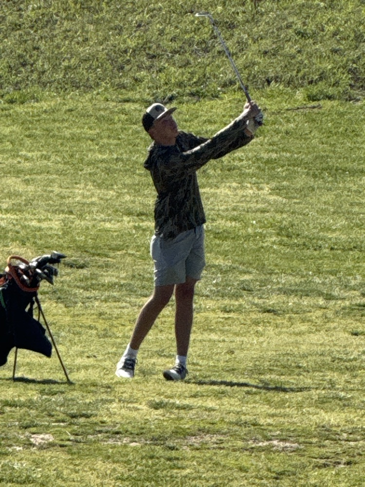Kolten aims for the pin  