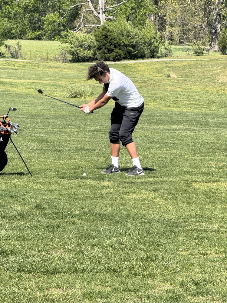Benton going for the green  