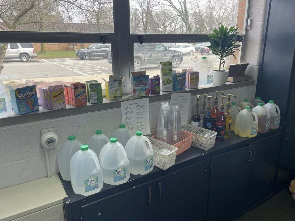 photo of drink supplies on a table