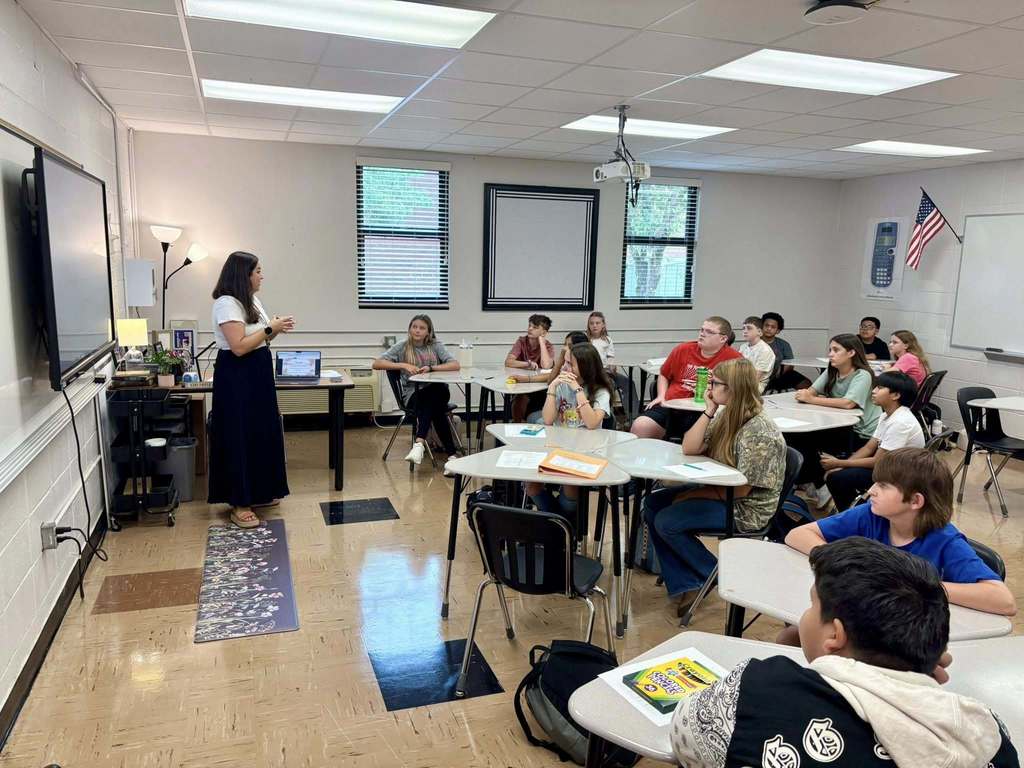 Elkmont students listen to the teacher