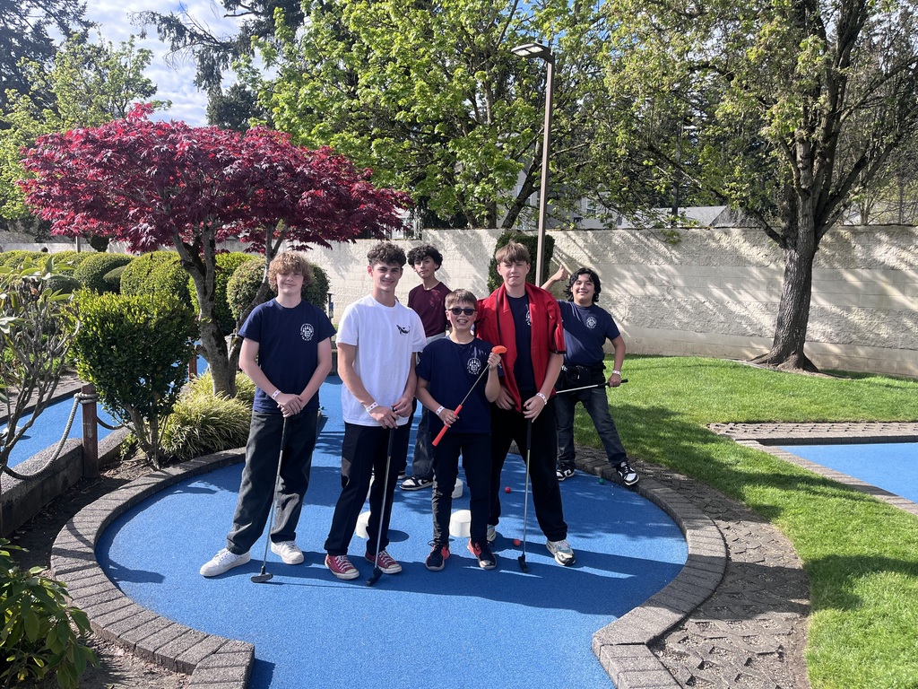 Students at Bullwinkle's 