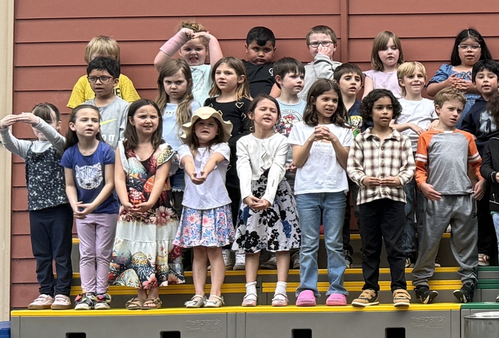 Group photo: 1st Grade Spring Concert