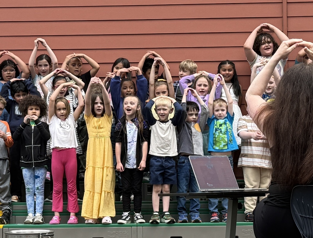 Group photo: 1st Grade Spring Concert