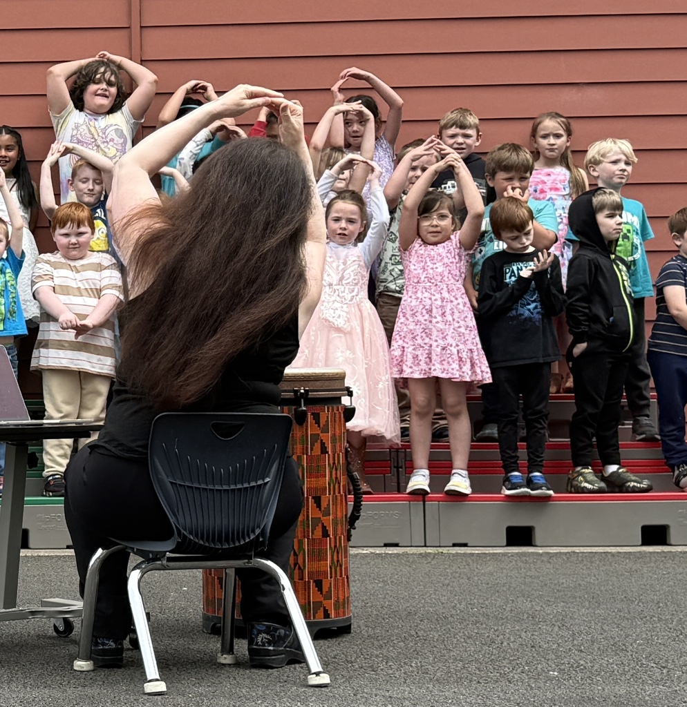 Group photo: 1st Grade Spring Concert