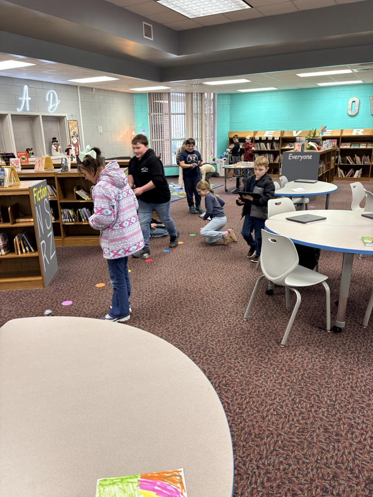 Thank you to the LC Public Library for coming out today and giving two of our 4th grade classes a hands-on experience with the Bolt robots! 🤖📚