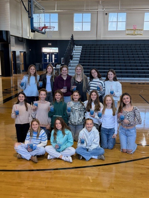 Girls Basketball Team with 7Brew drinks