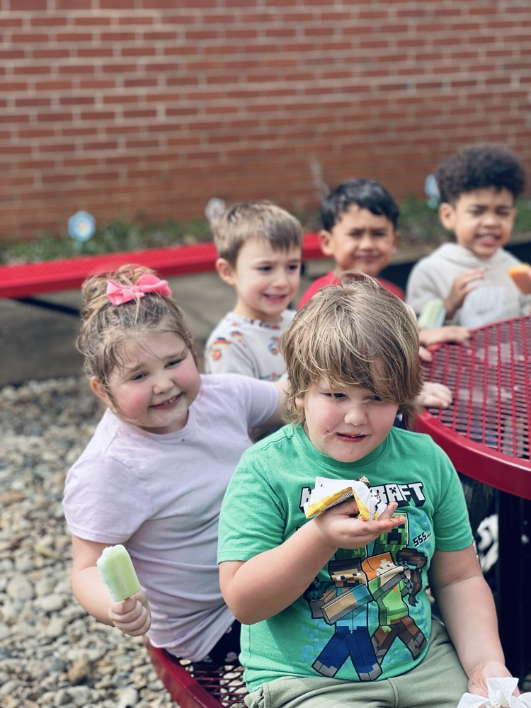 Our sweet Pre-K Owls earned their Golden Owl celebration today! We are so proud of these little learners and so excited to watch our young owls grow and blossom. 💛🦉✨
