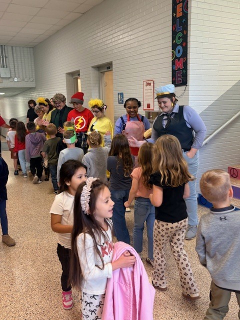 A huge THANK YOU to the talented students from West Lincoln for putting on such an amazing performance of Don’t Let the Pigeon Drive the Bus! for our students today.  Our hallways are still buzzing with excitement! It was such a treat to see the creativity and hard work you put into the show. You definitely inspired some future actors and actresses in our classrooms today!