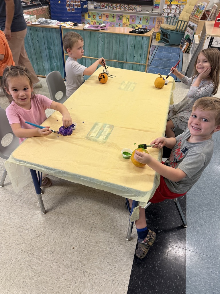 Fun Friday - Painting pumpkins in Pre-K
