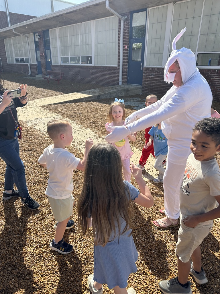 🐰Oh what fun we had hunting for Easter Eggs 🐣