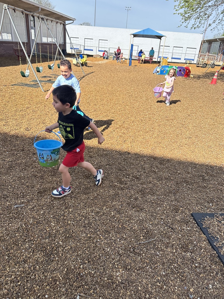 🐰Oh what fun we had hunting for Easter Eggs 🐣