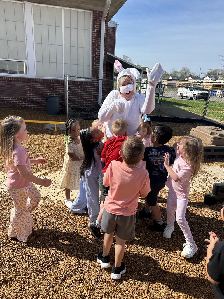 🐰Oh what fun we had hunting for Easter Eggs 🐣